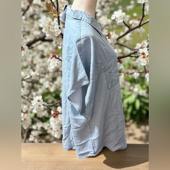 Torrid Sky Blue Chambray Shirt New - Picture 2 of 7